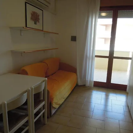 Beautiful With Terrace And Swimming Pool Lejlighed Bibione