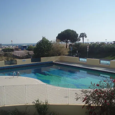 Beautiful With Terrace And Swimming Pool Lejlighed Bibione
